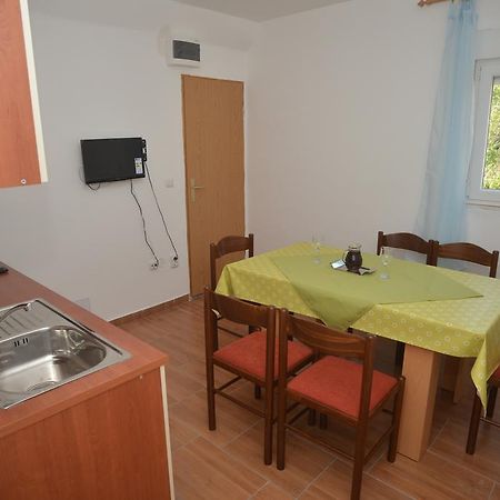 Apartments Citrus Turanj Zimmer foto